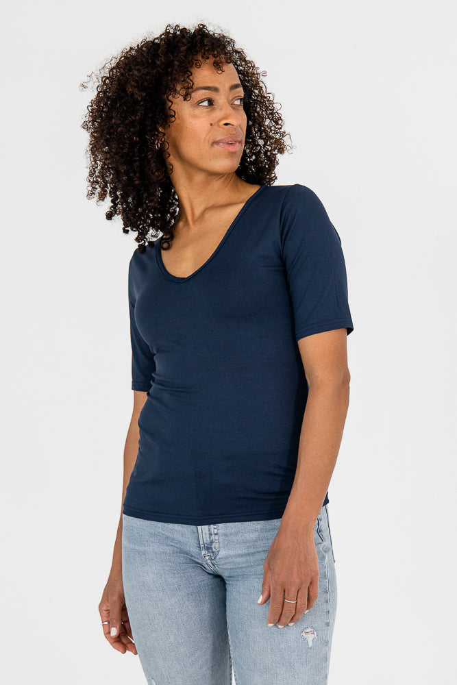 Le T-shirt col-V