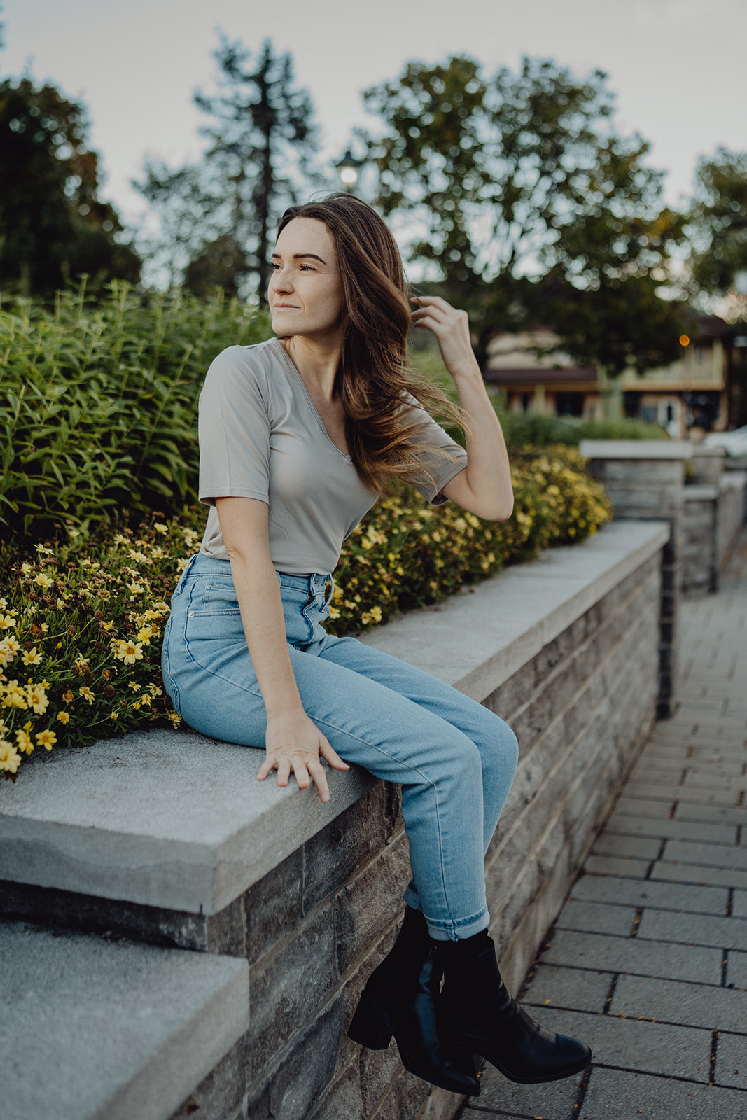 The V-Neck T-Shirt / SAMPLE SALE - MEDIUM